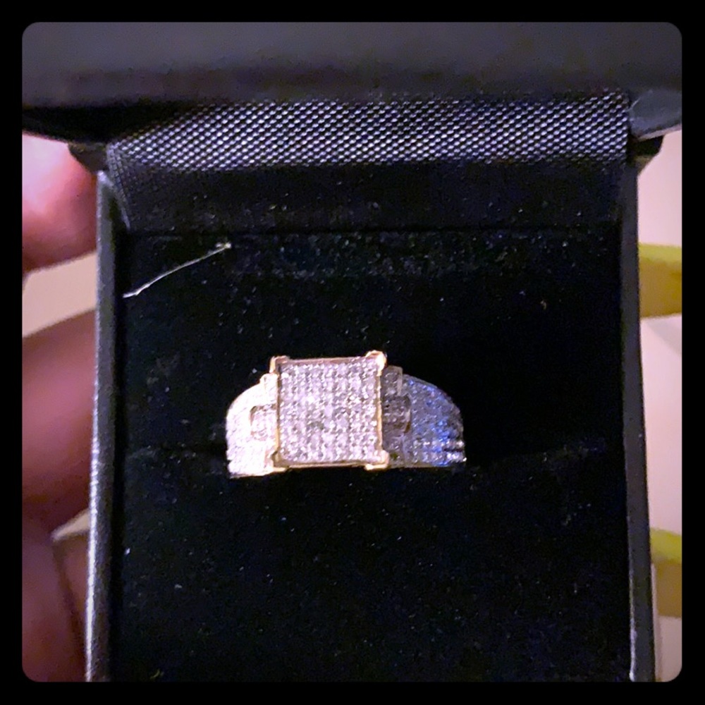 Engagement ring/ wedding ring